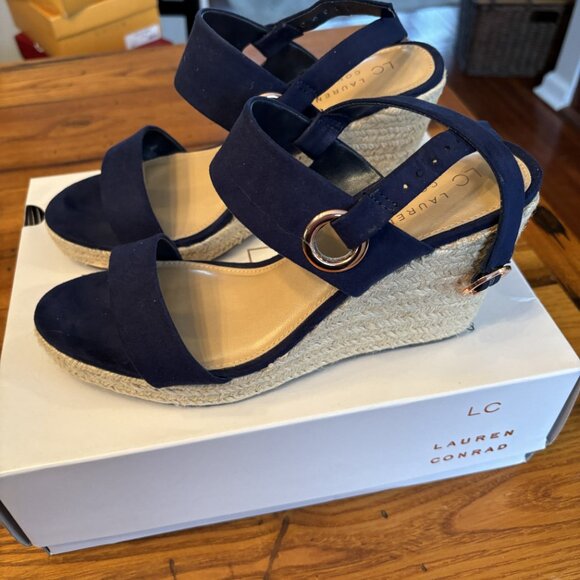 Lauren Conrad Navy shoes - Picture 3 of 6